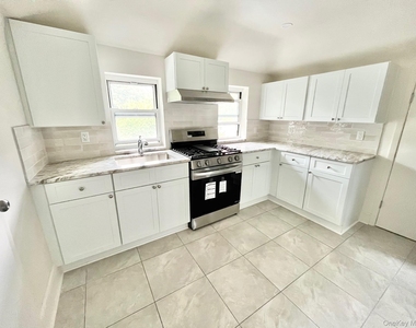 5 Winans Street - Photo Thumbnail 2