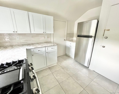 5 Winans Street - Photo Thumbnail 3