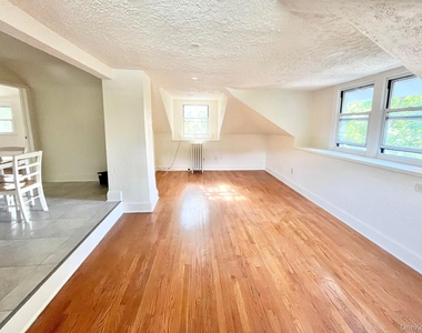 5 Winans Street - Photo Thumbnail 4
