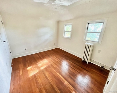 5 Winans Street - Photo Thumbnail 6