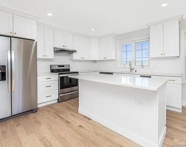 47 Lincoln Terrace - Photo Thumbnail 1