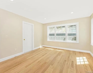 47 Lincoln Terrace - Photo Thumbnail 6