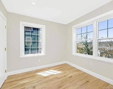 47 Lincoln Terrace - Photo Thumbnail 4