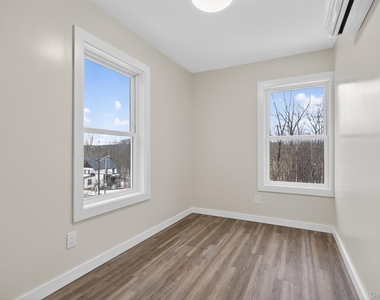 303 Main Street - Photo Thumbnail 6