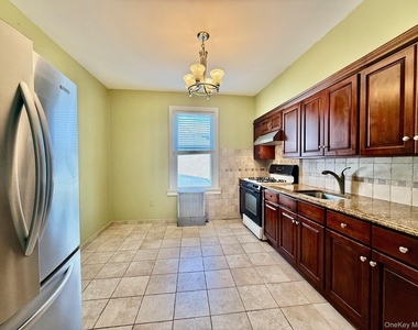 9512 108th Avenue - Photo Thumbnail 2