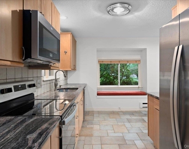 605 Heritage Hills - Photo Thumbnail 6
