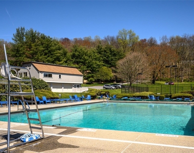 605 Heritage Hills - Photo Thumbnail 31