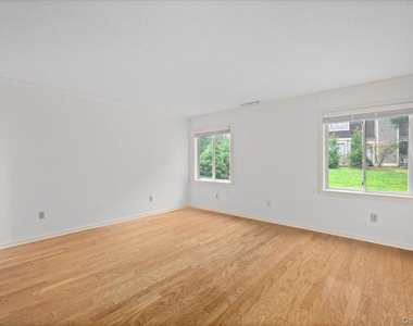605 Heritage Hills - Photo Thumbnail 14