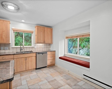 605 Heritage Hills - Photo Thumbnail 2