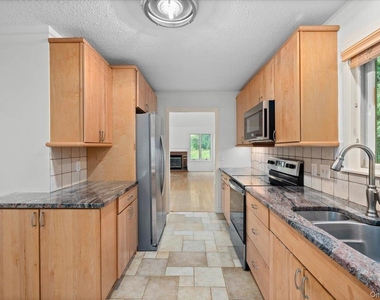 605 Heritage Hills - Photo Thumbnail 7
