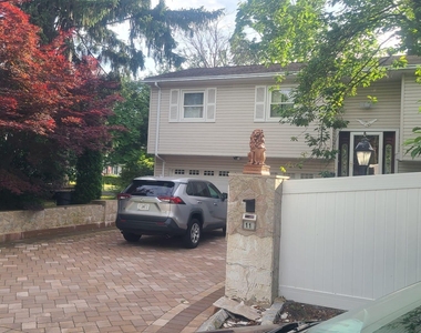 11 De Clark Place - Photo Thumbnail 16