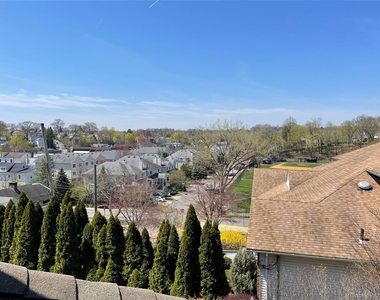 175 Woodruff Avenue - Photo Thumbnail 11