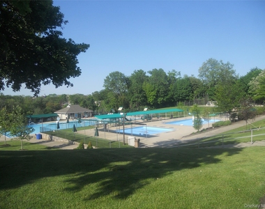 175 Woodruff Avenue - Photo Thumbnail 15