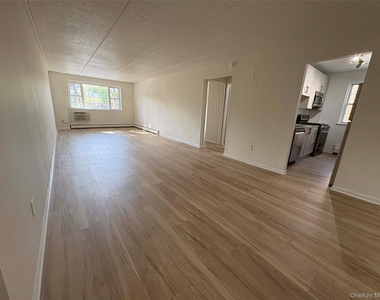 2 Consulate Drive - Photo Thumbnail 11