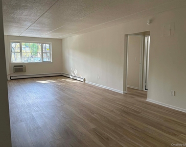2 Consulate Drive - Photo Thumbnail 4