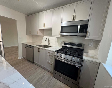 2 Consulate Drive - Photo Thumbnail 9