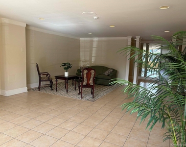 2 Consulate Drive - Photo Thumbnail 18