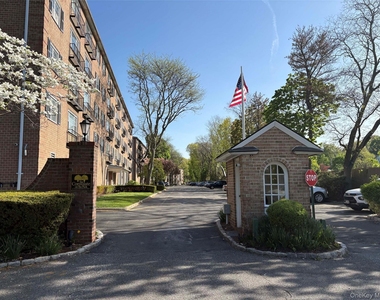 2 Consulate Drive - Photo Thumbnail 20