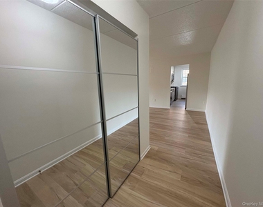 2 Consulate Drive - Photo Thumbnail 1