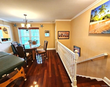 655 Middle Country Road - Photo Thumbnail 9