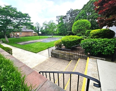 655 Middle Country Road - Photo Thumbnail 33