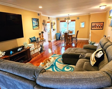 655 Middle Country Road - Photo Thumbnail 10