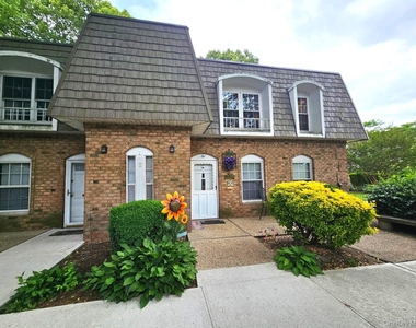 655 Middle Country Road - Photo Thumbnail 1