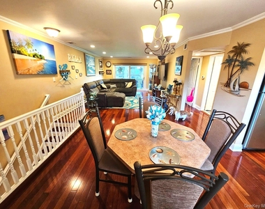 655 Middle Country Road - Photo Thumbnail 12