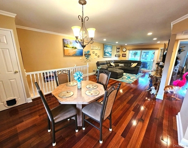 655 Middle Country Road - Photo Thumbnail 11