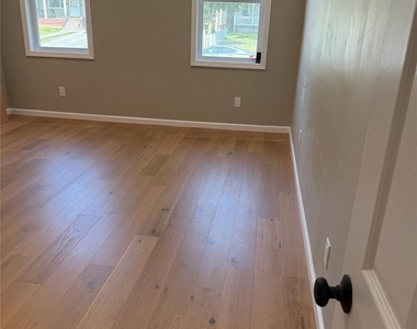 66 Delafield Street - Photo Thumbnail 14
