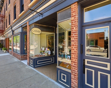 201 Main Street - Photo Thumbnail 2