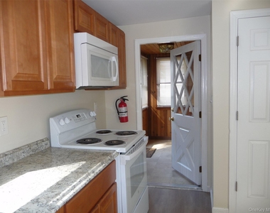 27 Oliver Avenue - Photo Thumbnail 11