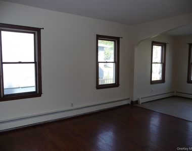 27 Oliver Avenue - Photo Thumbnail 5