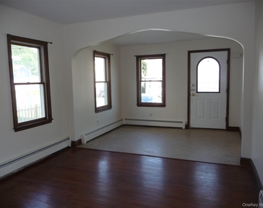 27 Oliver Avenue - Photo Thumbnail 4
