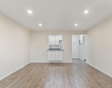 142 Trenchard Street - Photo Thumbnail 7