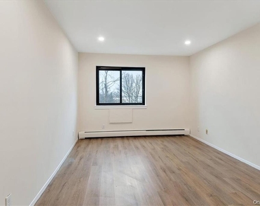 142 Trenchard Street - Photo Thumbnail 10