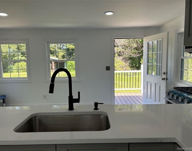 346 Meadow Avenue - Photo Thumbnail 5