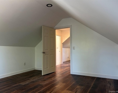 346 Meadow Avenue - Photo Thumbnail 16