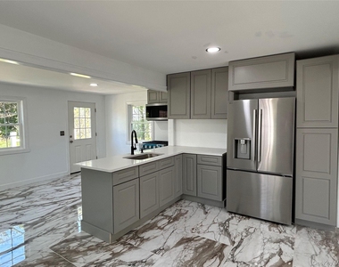 346 Meadow Avenue - Photo Thumbnail 4