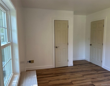 346 Meadow Avenue - Photo Thumbnail 12