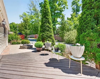 68 Mulford Avenue - Photo Thumbnail 3