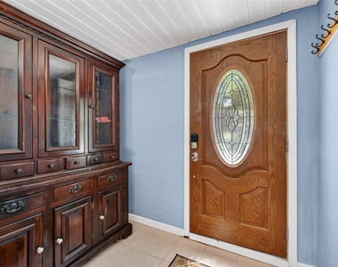 68 Mulford Avenue - Photo Thumbnail 9