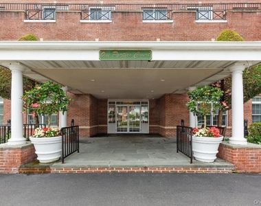 1 Portico Ct - Photo Thumbnail 2