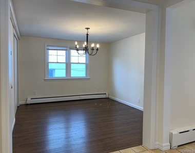 24 Hall Avenue - Photo Thumbnail 13