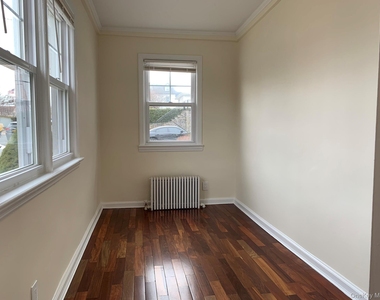 24 Hall Avenue - Photo Thumbnail 17