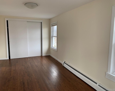 24 Hall Avenue - Photo Thumbnail 22