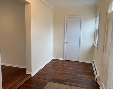 24 Hall Avenue - Photo Thumbnail 18