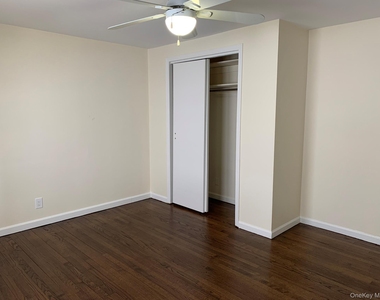 24 Hall Avenue - Photo Thumbnail 16