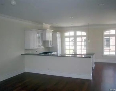 129 W Main Street - Photo Thumbnail 4