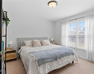 4b Inglewood Drive - Photo Thumbnail 23